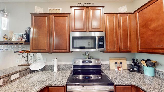 9776 PEMBROOKE PINES DRIVE, Sun City Center, FL 33573