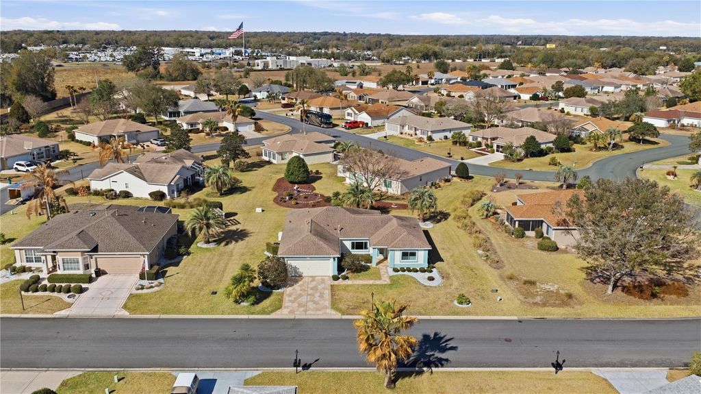 Image 2 of property listing at 14218 SE 88 COURT, Summerfield, FL 34491