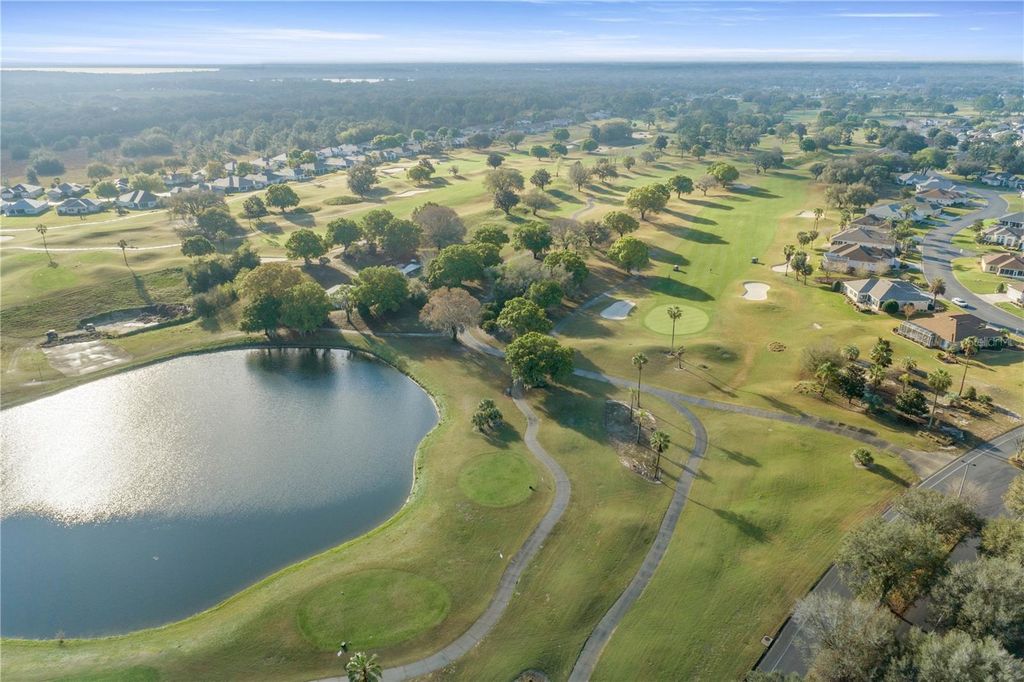 Image 60 of property listing at 14218 SE 88 COURT, Summerfield, FL 34491