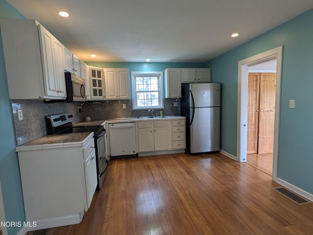 29024 Ayersville Pleasant Bend Road, Defiance, OH 43512