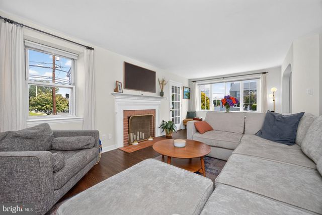 924 PENN AVE, Drexel Hill, PA 19026