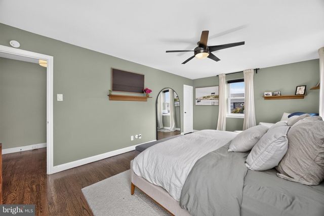 924 PENN AVE, Drexel Hill, PA 19026