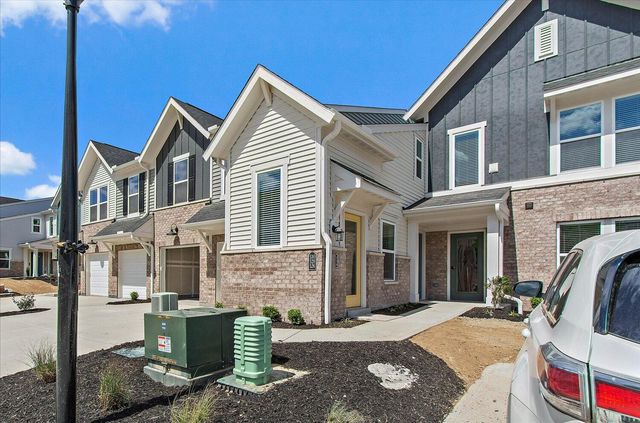 528 Station Drive, 39-102, Ludlow, KY 41016