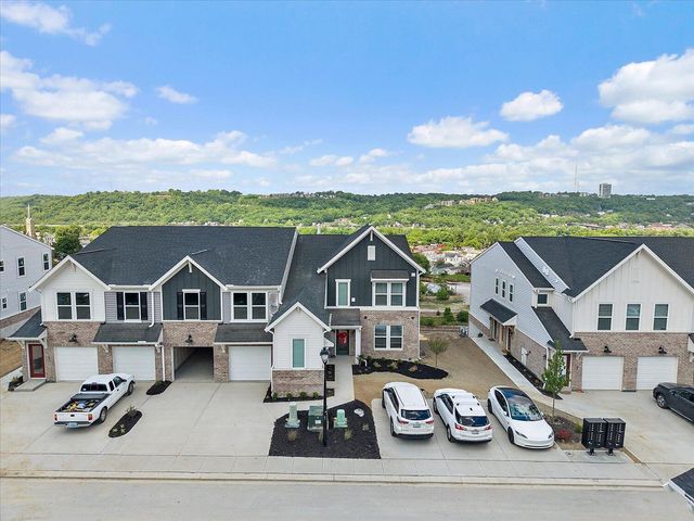 528 Station Drive, 39-102, Ludlow, KY 41016
