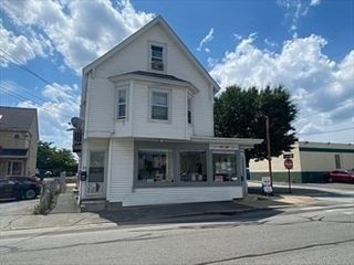 694 Lakeview Ave 3, Lowell, MA 01850