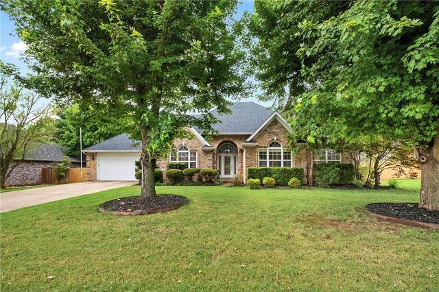 4399 Essex Cove, Springdale, AR 72762
