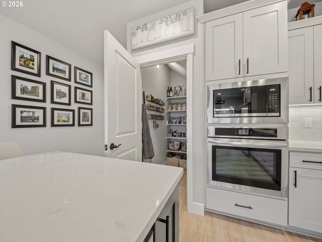 8842 N 3RD Cir, Ridgefield, WA 98642