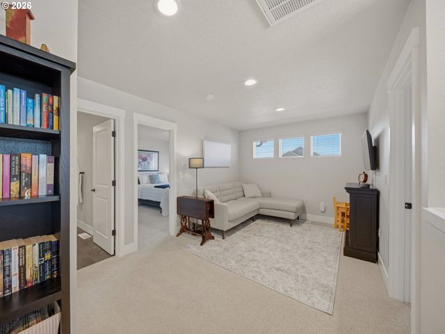 8842 N 3RD Cir, Ridgefield, WA 98642