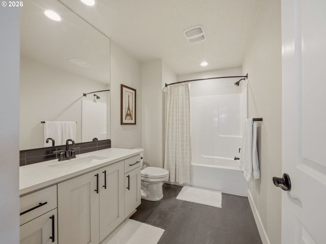 8842 N 3RD Cir, Ridgefield, WA 98642