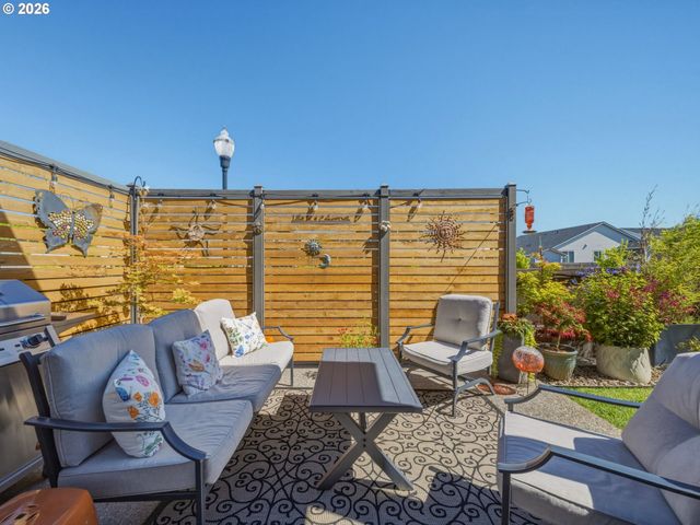 8842 N 3RD Cir, Ridgefield, WA 98642