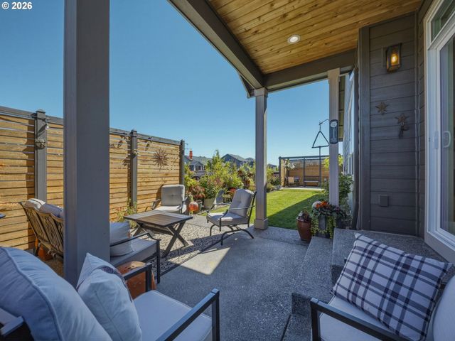 8842 N 3RD Cir, Ridgefield, WA 98642