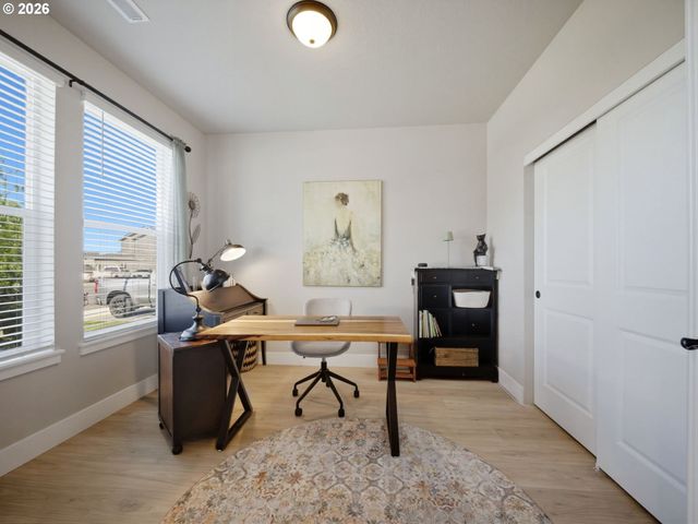 8842 N 3RD Cir, Ridgefield, WA 98642