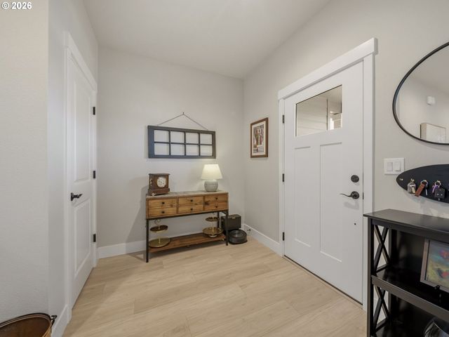 8842 N 3RD Cir, Ridgefield, WA 98642