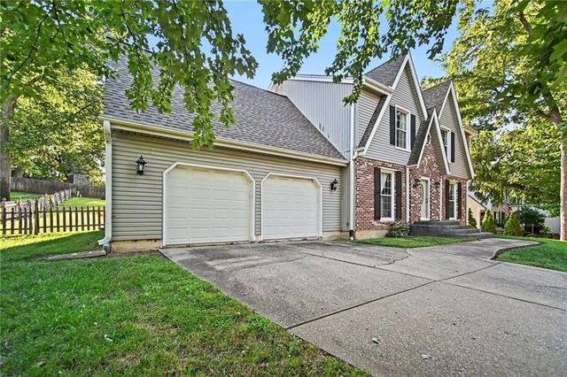 1005 Blueberry Lane, Liberty, MO 64068
