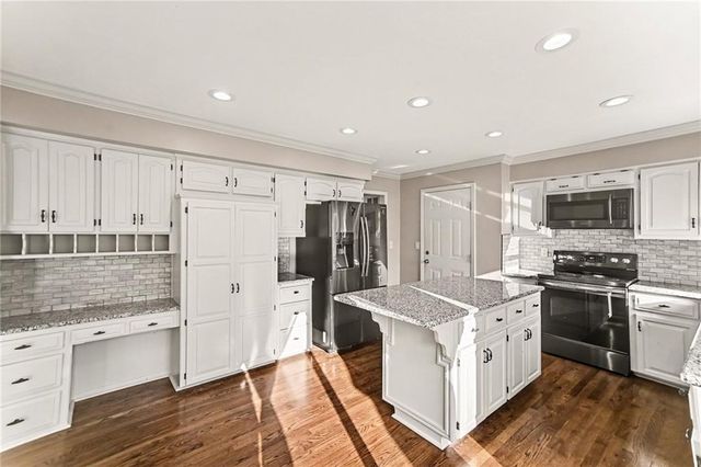 1005 Blueberry Lane, Liberty, MO 64068