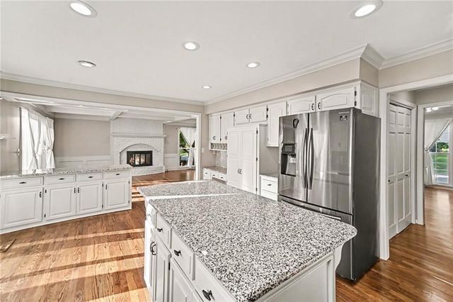1005 Blueberry Lane, Liberty, MO 64068