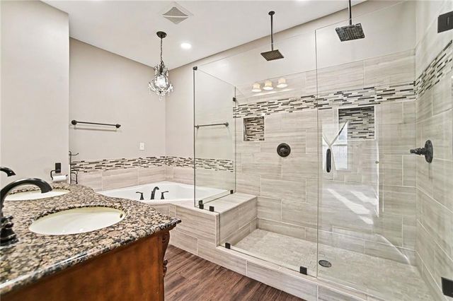 1005 Blueberry Lane, Liberty, MO 64068