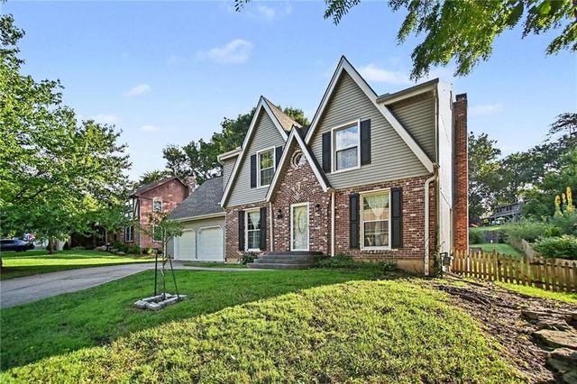 1005 Blueberry Lane, Liberty, MO 64068