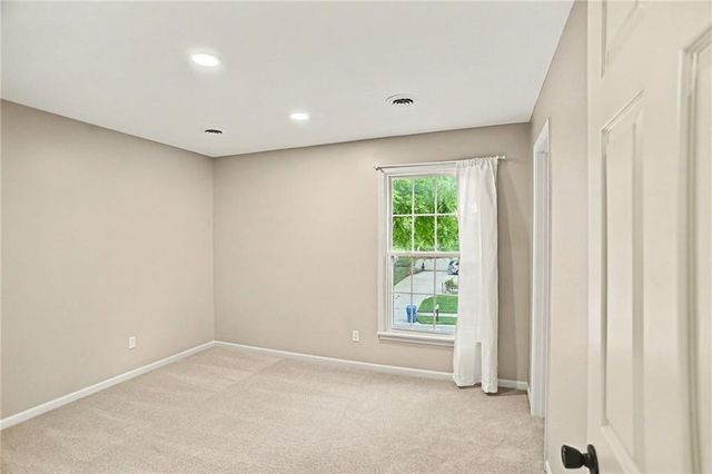 1005 Blueberry Lane, Liberty, MO 64068