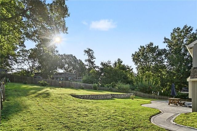 1005 Blueberry Lane, Liberty, MO 64068
