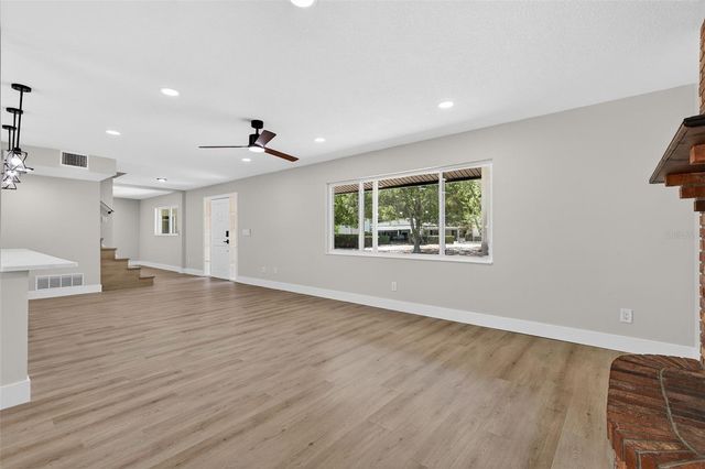 2207 HENNESEN DRIVE, Clearwater, FL 33764