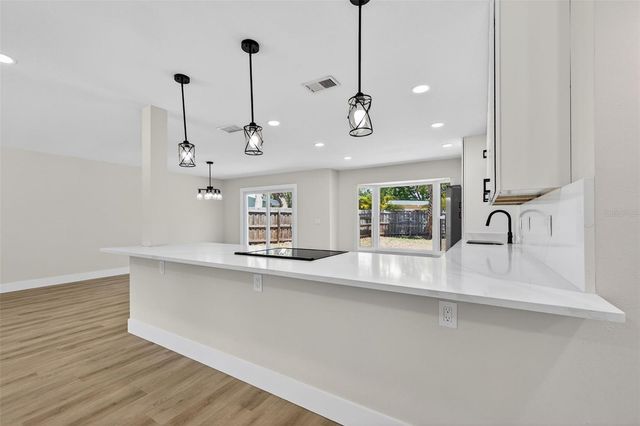 2207 HENNESEN DRIVE, Clearwater, FL 33764