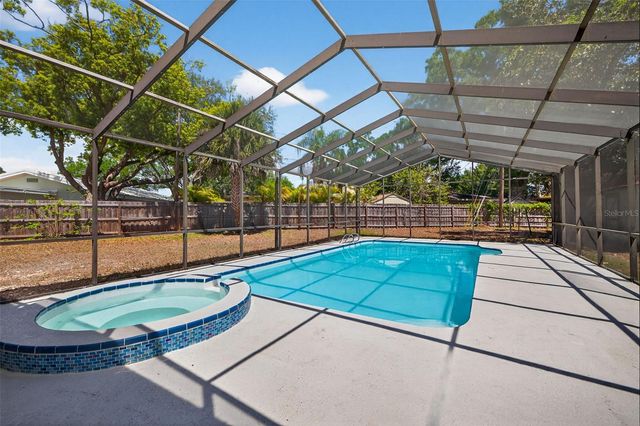 2207 HENNESEN DRIVE, Clearwater, FL 33764