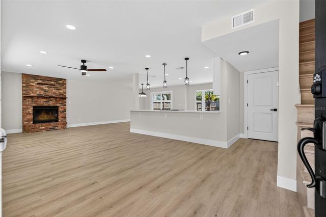 2207 HENNESEN DRIVE, Clearwater, FL 33764