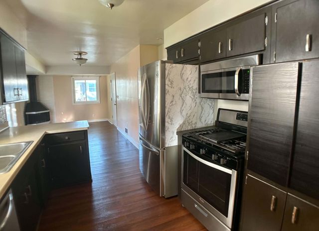 2819 Farrington Street, Roseville, MN 55113