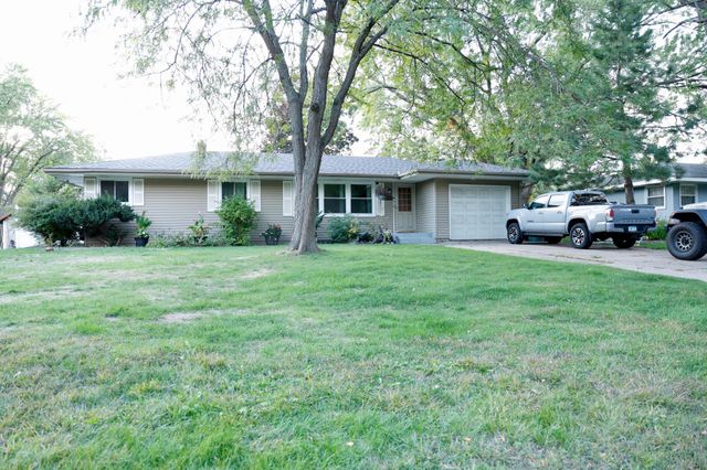 2819 Farrington Street, Roseville, MN 55113