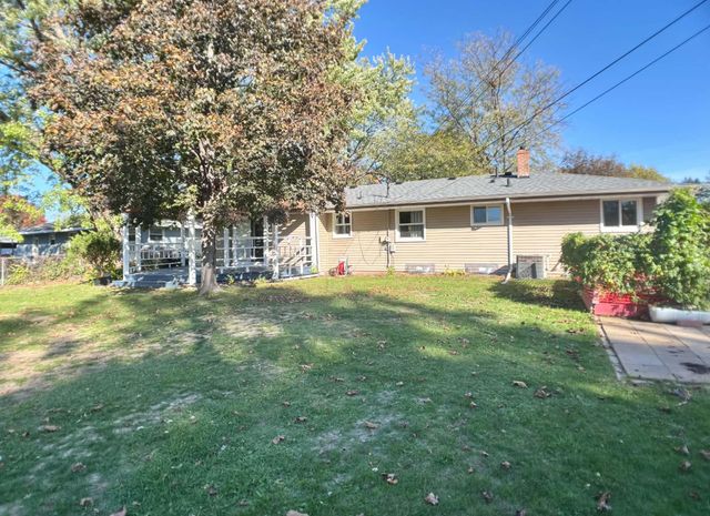 2819 Farrington Street, Roseville, MN 55113