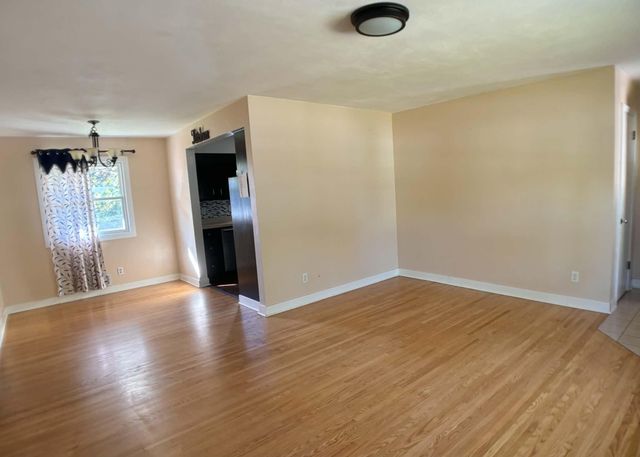 2819 Farrington Street, Roseville, MN 55113