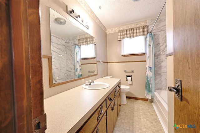 395 State Highway 304, Gonzales, TX 78629