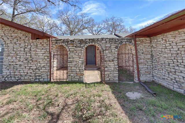 395 State Highway 304, Gonzales, TX 78629