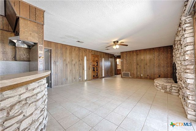 395 State Highway 304, Gonzales, TX 78629