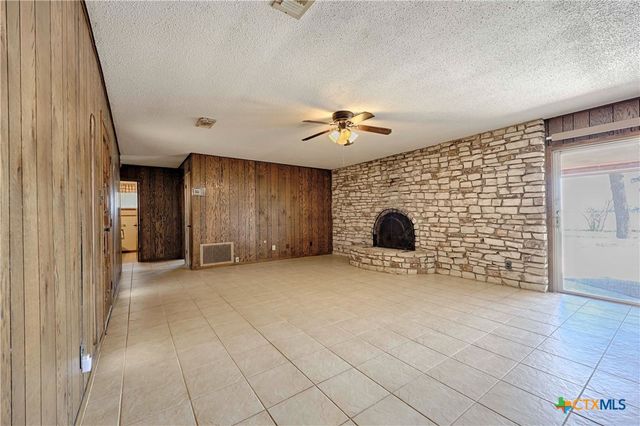 395 State Highway 304, Gonzales, TX 78629