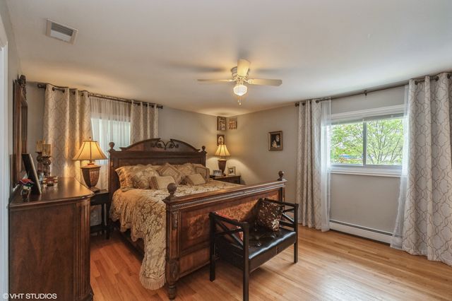 1049 Peace Drive, Wheeling, IL 60090