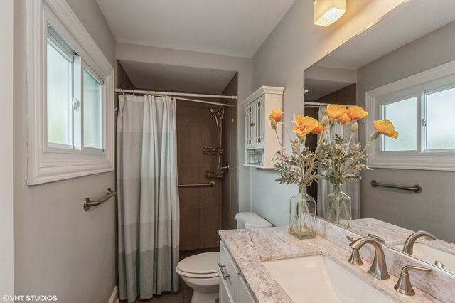 1049 Peace Drive, Wheeling, IL 60090