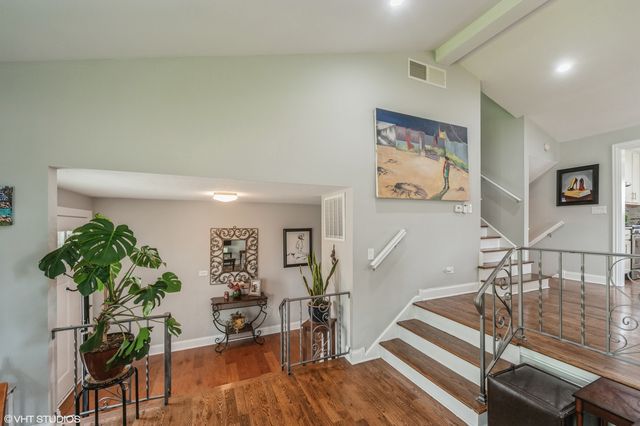 1049 Peace Drive, Wheeling, IL 60090