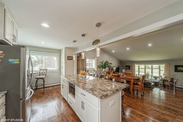 1049 Peace Drive, Wheeling, IL 60090