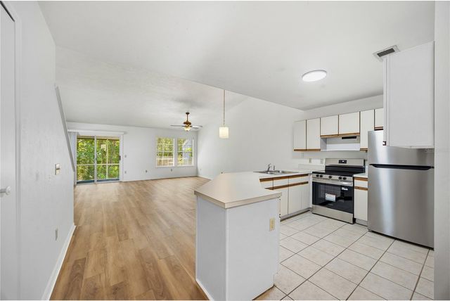 218 NW 50TH BOULEVARD K, Gainesville, FL 32607