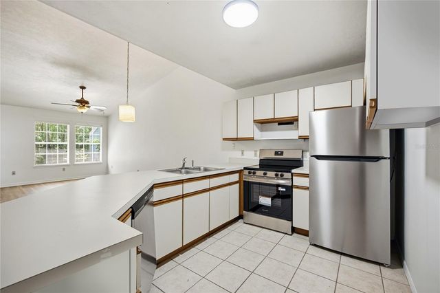 218 NW 50TH BOULEVARD K, Gainesville, FL 32607