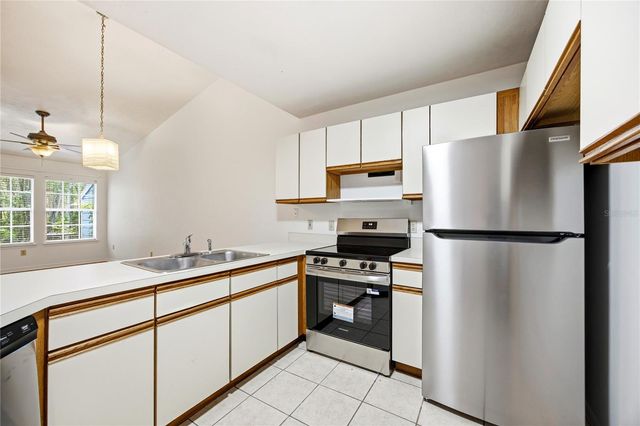 218 NW 50TH BOULEVARD K, Gainesville, FL 32607