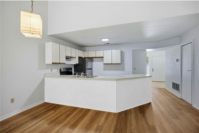 218 NW 50TH BOULEVARD K, Gainesville, FL 32607