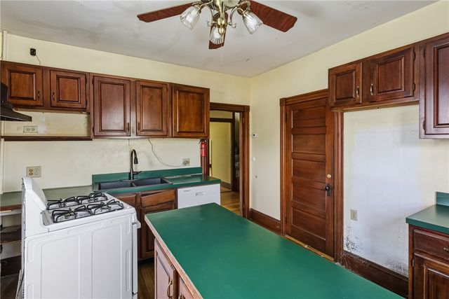 20 Fair Street, Newport, RI 02840