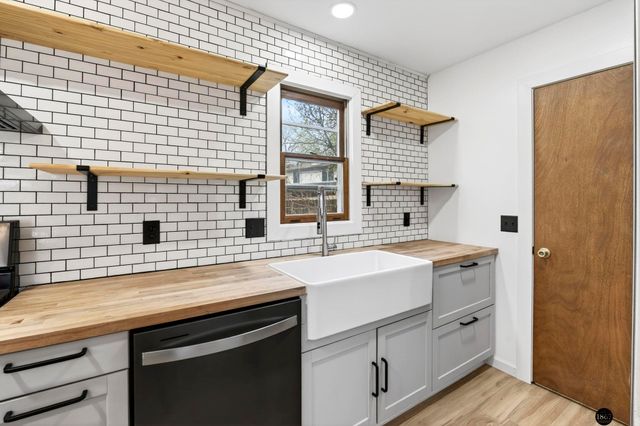 5606 Briar Patch Circle, Lincoln, NE 68516