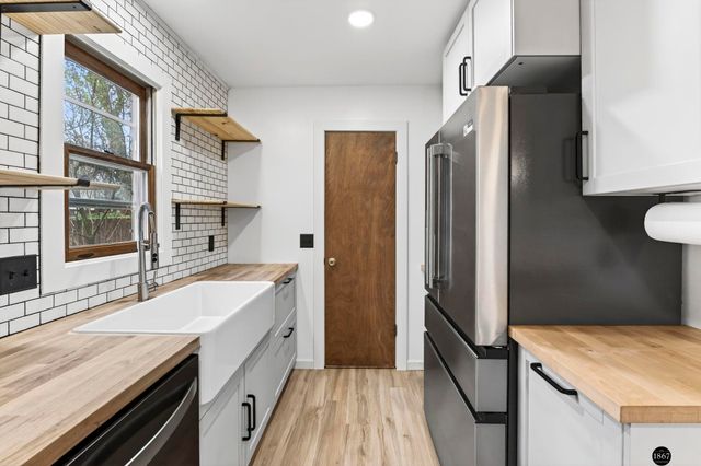 5606 Briar Patch Circle, Lincoln, NE 68516