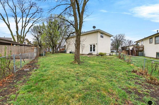 5606 Briar Patch Circle, Lincoln, NE 68516