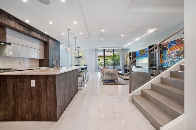 106 NE 16th Terrace, Fort Lauderdale, FL 33301