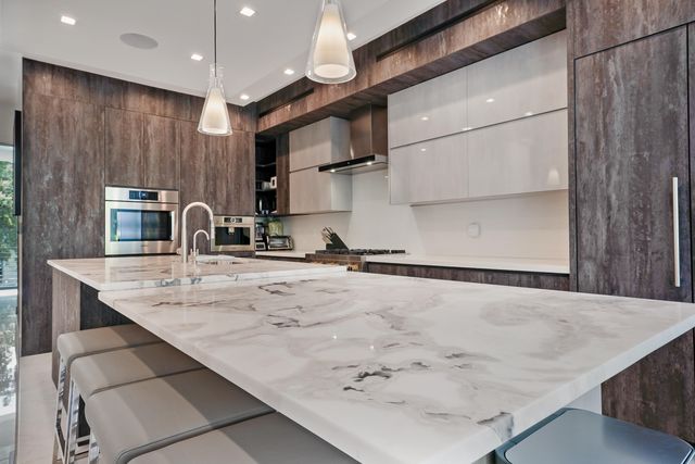 106 NE 16th Terrace, Fort Lauderdale, FL 33301